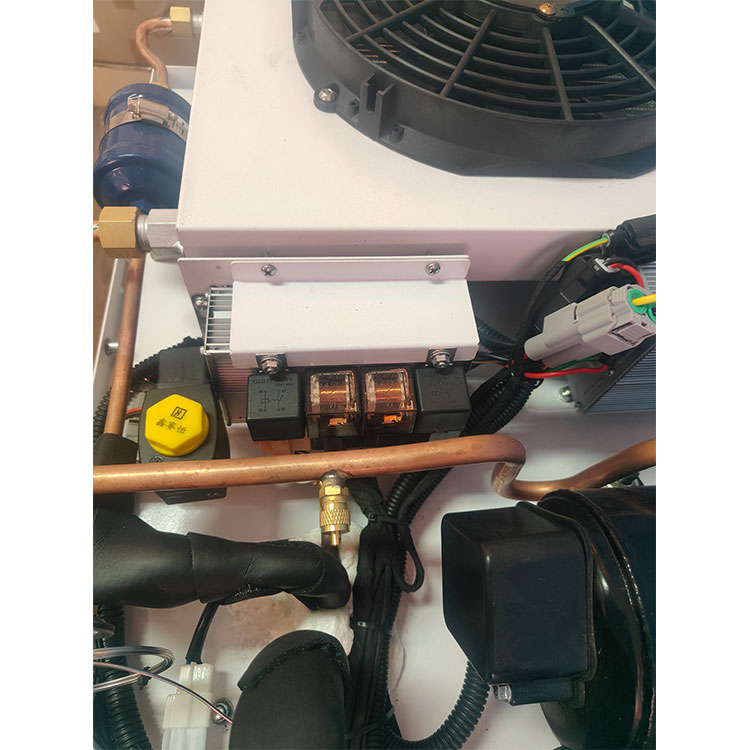 屋上設置型 12V/24V AC 0～-18℃ 冷凍ユニット - Food Storage Refrigerator のレビューと価格